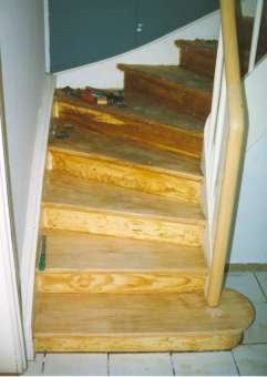 Holztreppe in Renovation